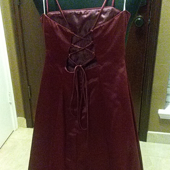 Dress - Picture 3 of 3